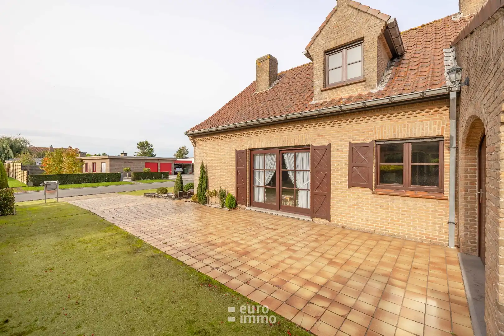 Alleenstaande villa op werkelijke topligging foto 3