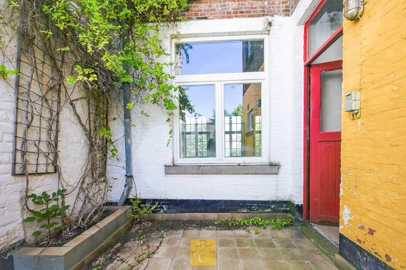 ruim breedhuis met 2 puntgevels aan de Brugse Reien met vergunning voor totaalrenovatie en twee private parkeerplaatsen foto 14