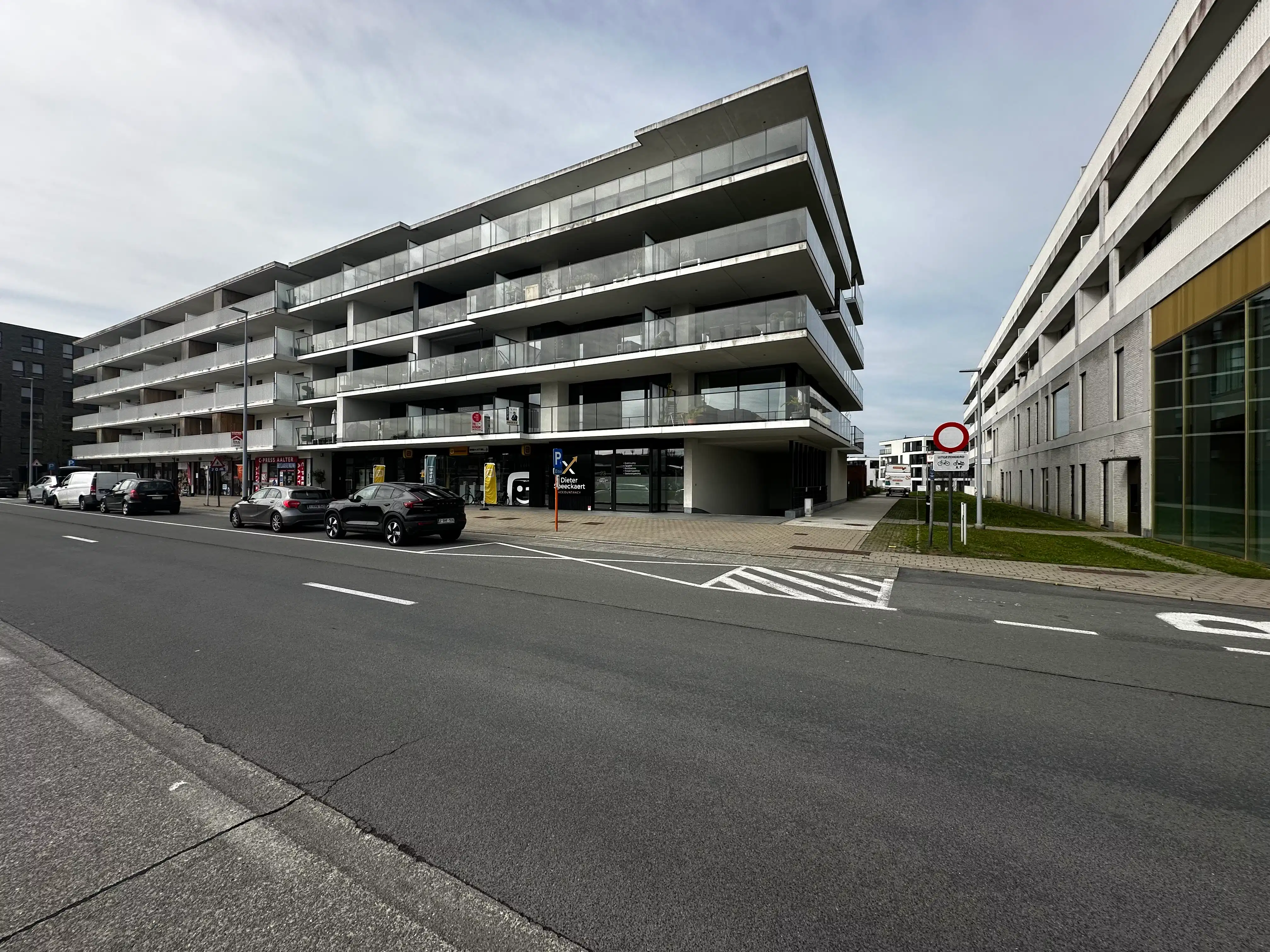 Recent één slaapkamer appartement in centrum van Aalter foto 14