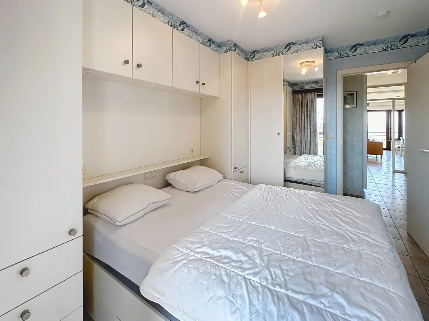 Appartement te koop met frontaal zeezicht op de Zeedijk foto 12