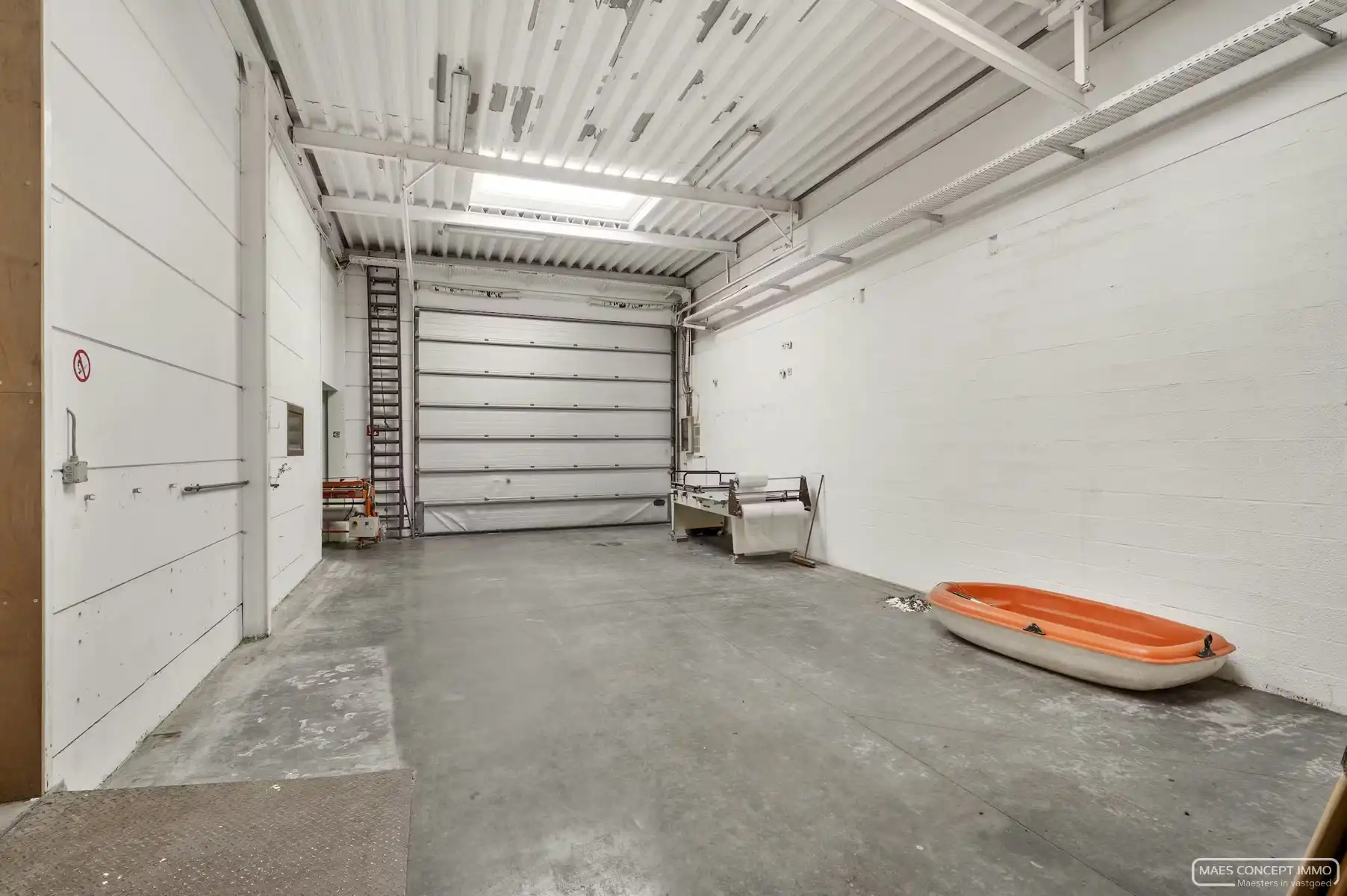 Magazijn te huur vlak aan station van Anzegem foto 13