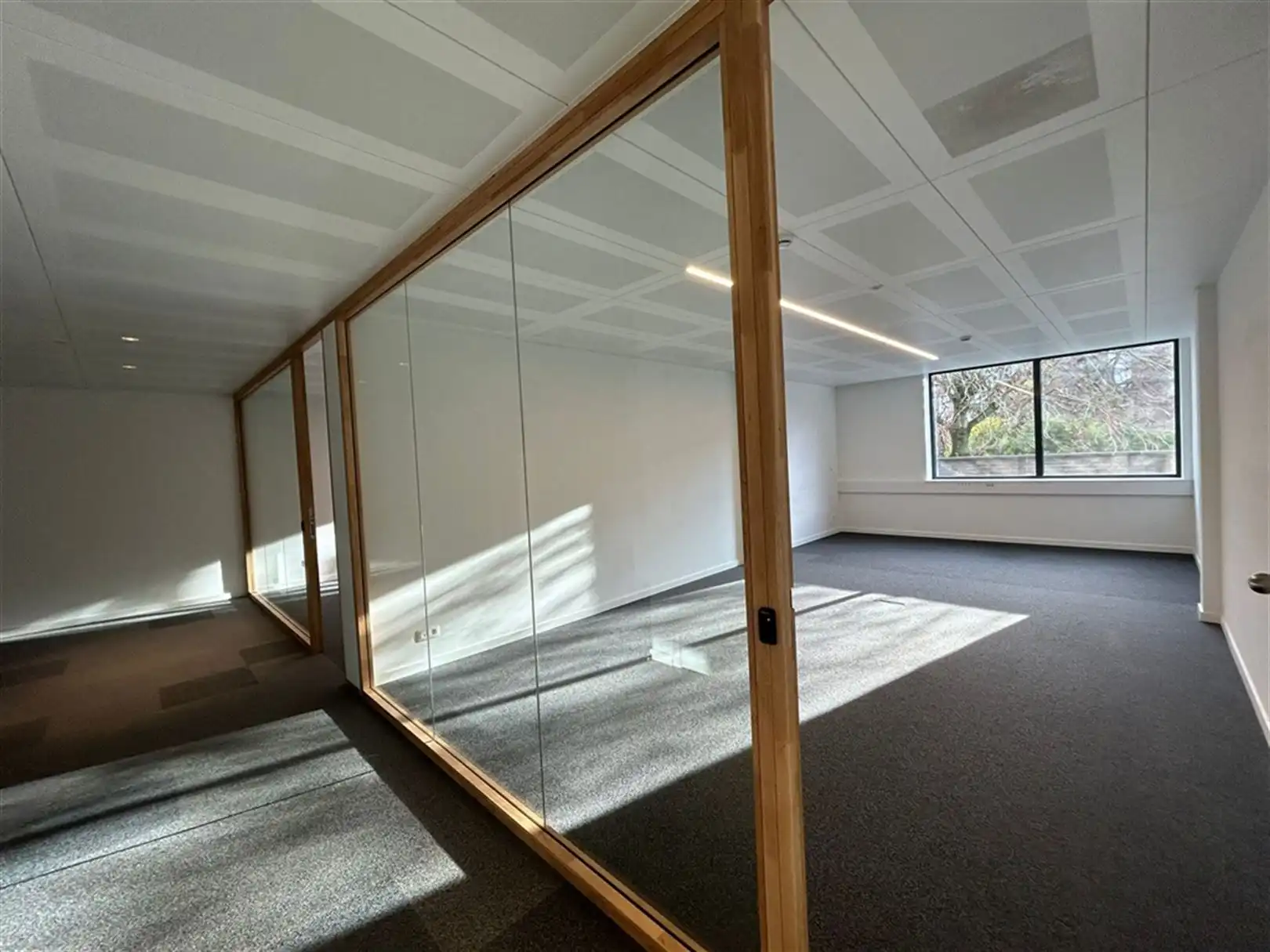 Volledig rerenoveerde kantoren te huur vanaf 150 m² foto 5