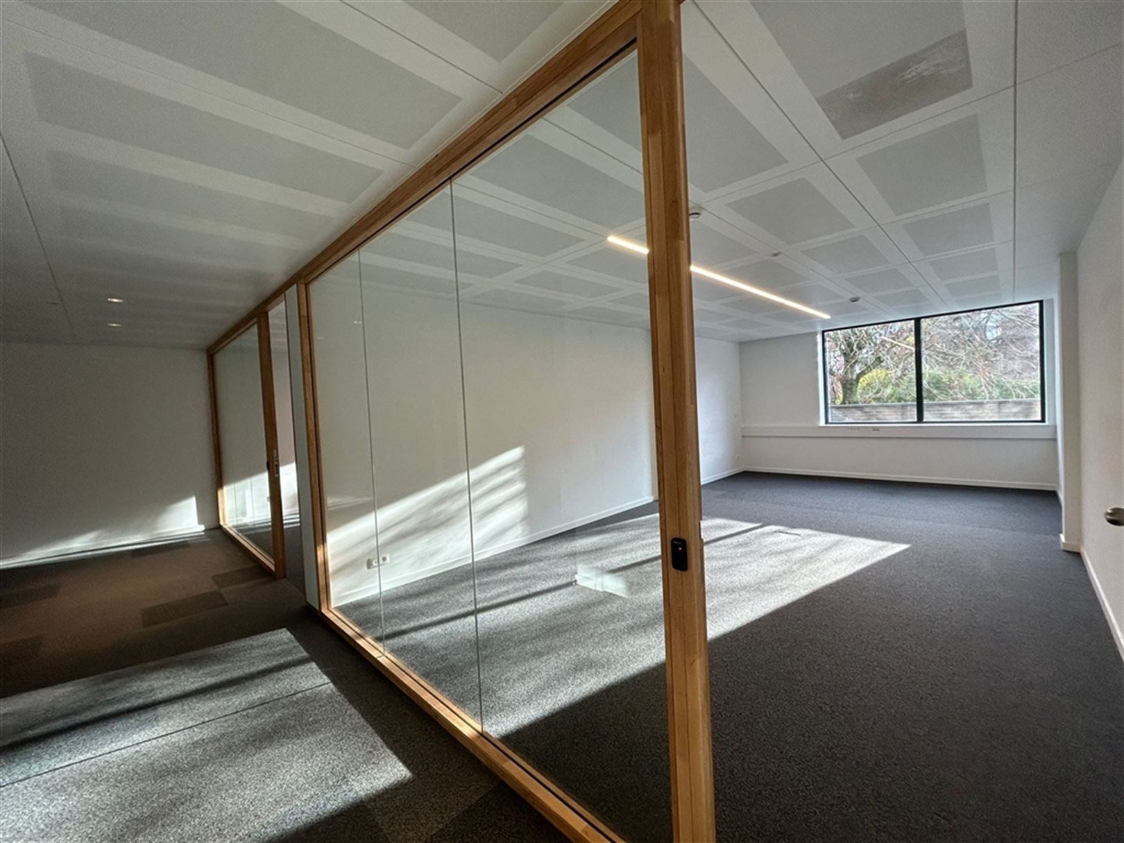 Volledig rerenoveerde kantoren te huur vanaf 150 m² foto 5
