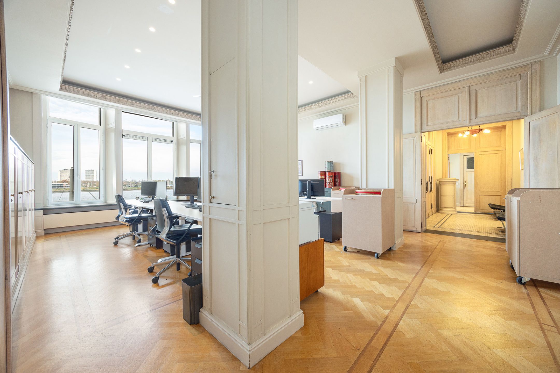 ANTWERPEN-EILANDJE - Veelzijdig hoekappartement aan Scheldekaaien foto 4