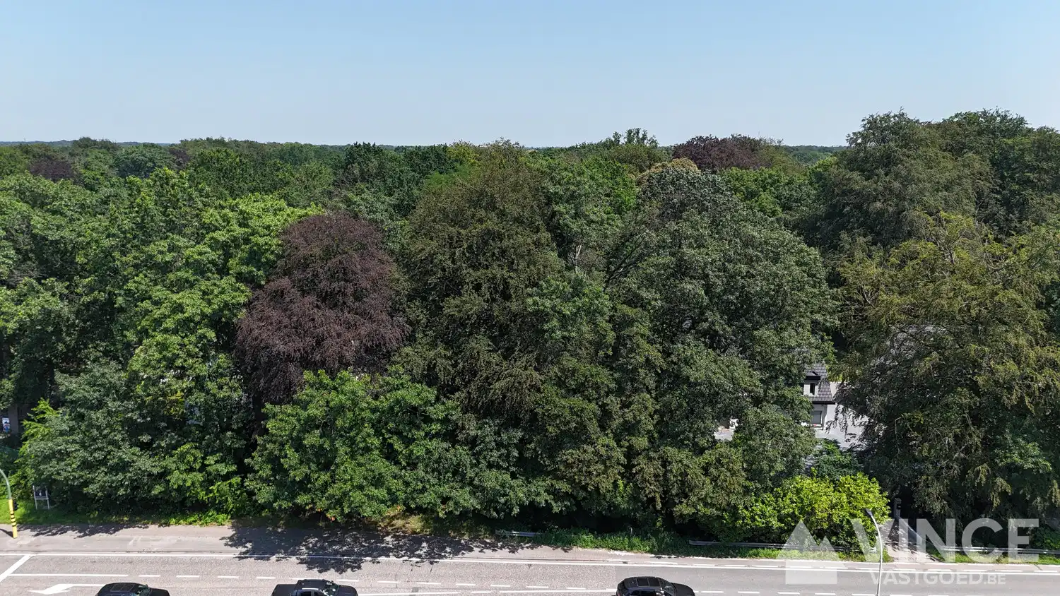 Unieke kans: Prachtige ruime bouwgrond op centrale locatie foto {{pictureIndex}}