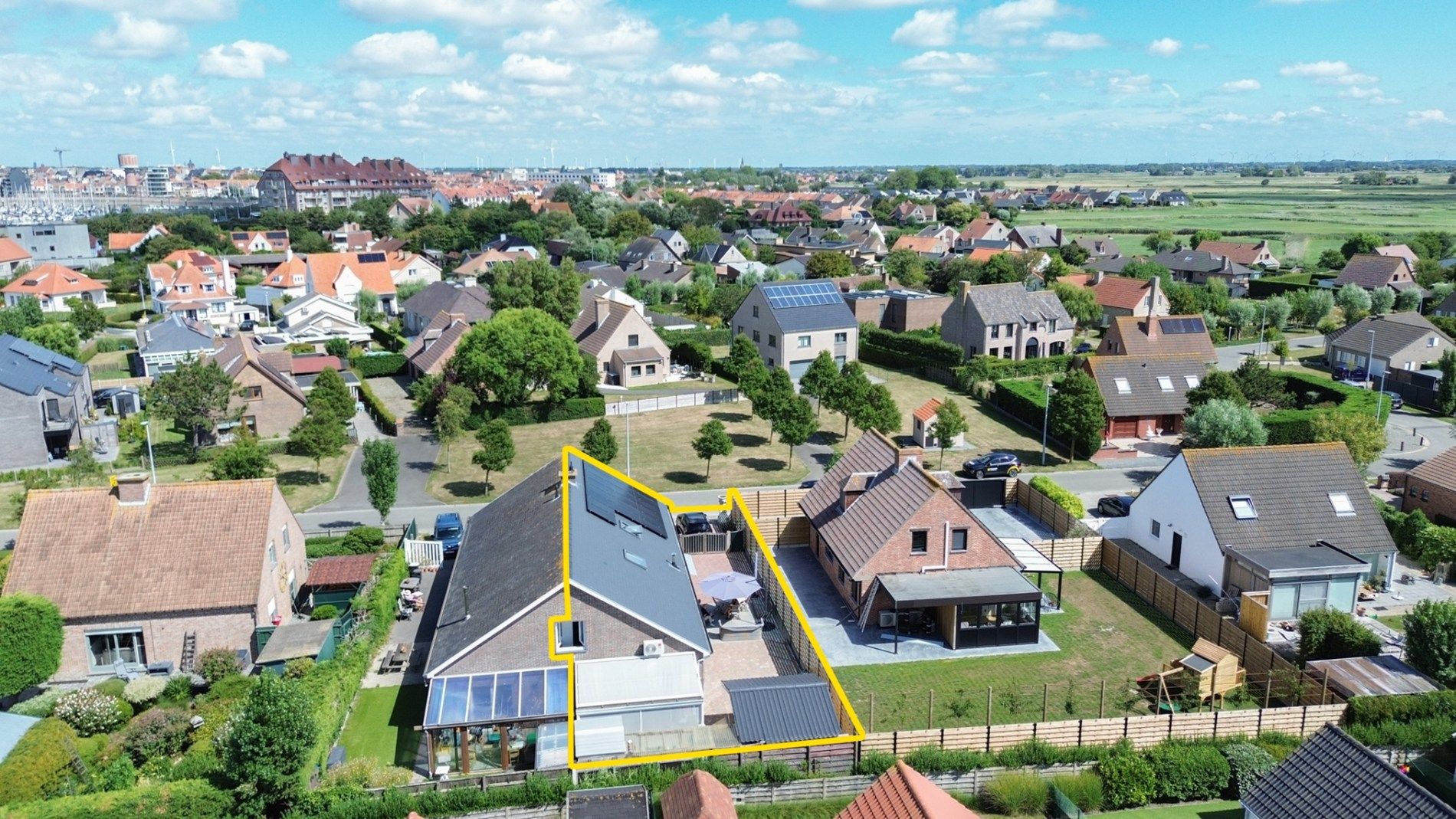 Instapklare woning op toplocatie in rustige woonwijk te Harendijke, Wenduine! foto {{pictureIndex}}