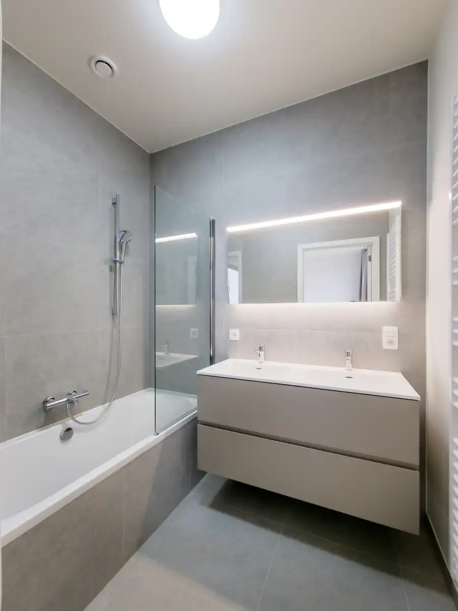 Rustig en comfortabel 2slpk appt. met zicht op park  foto 12