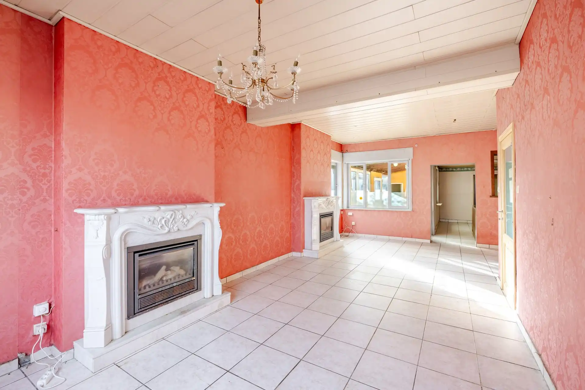 Gunstig gelegen op te frissen woning te Lede foto 2