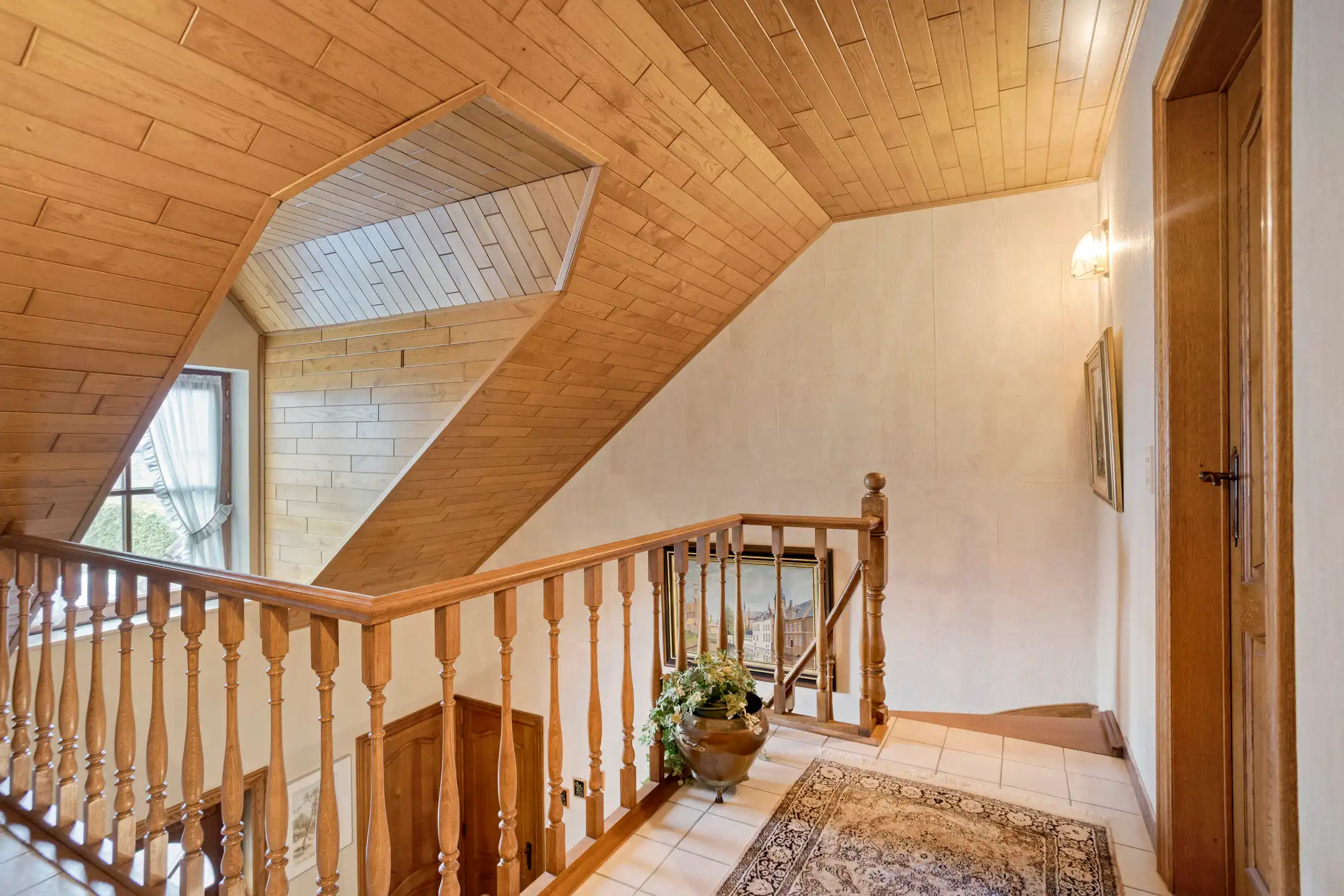 Ruime open bebouwing met 6 slaapkamers foto 16