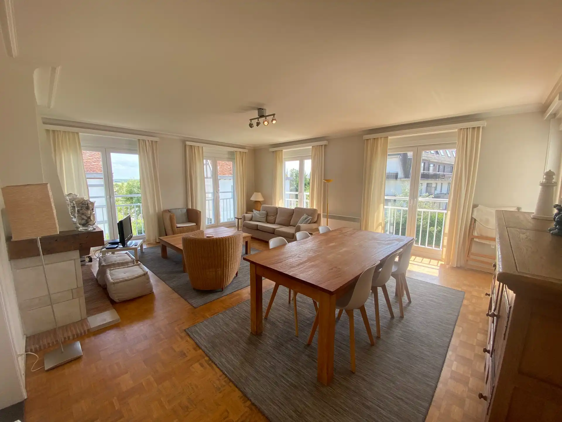 Gemeubeld: ruim appartement vlakbij zee! foto 3
