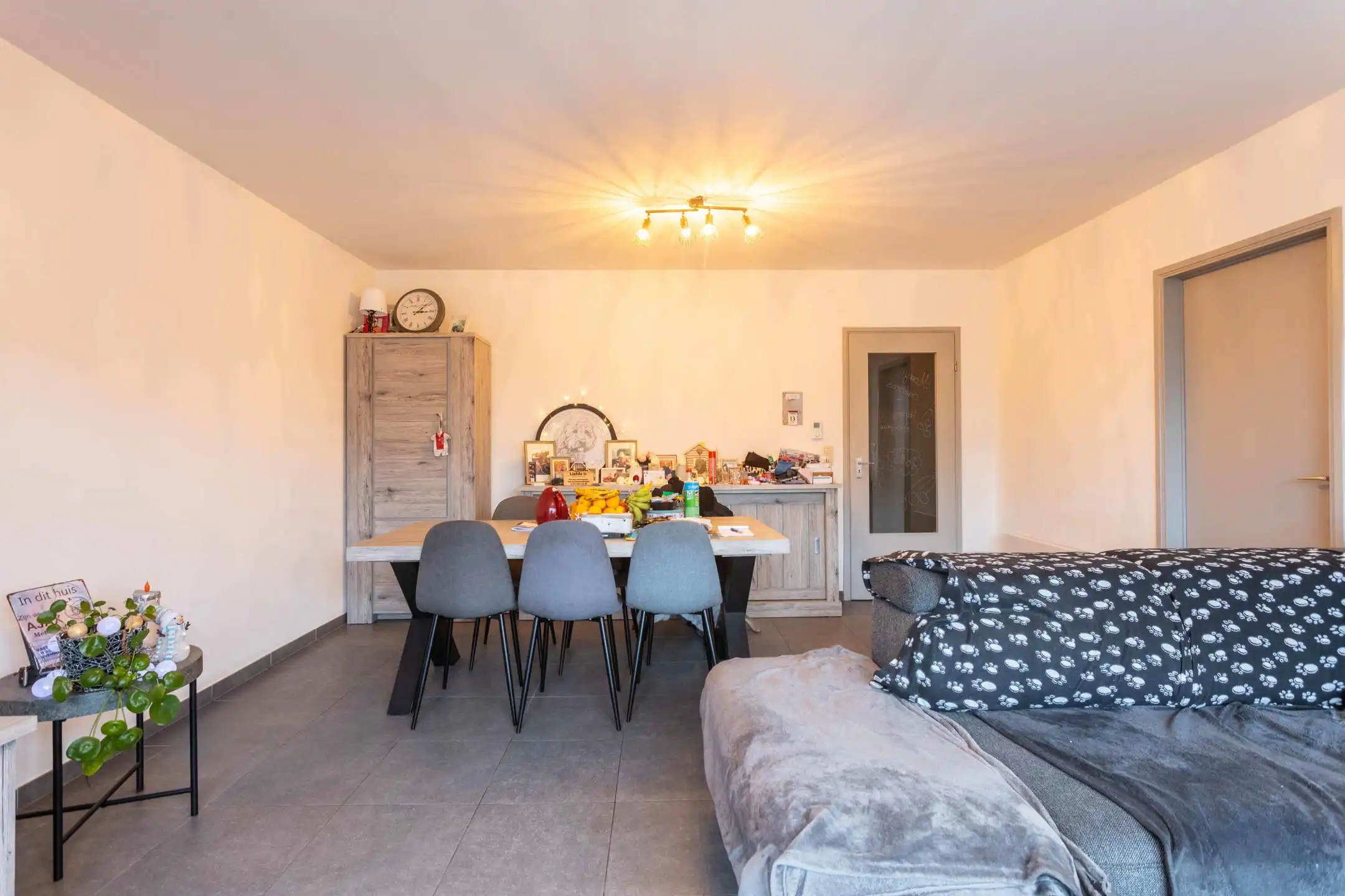 Ruim en lichtrijk appartement met garagebox te Eine foto 6