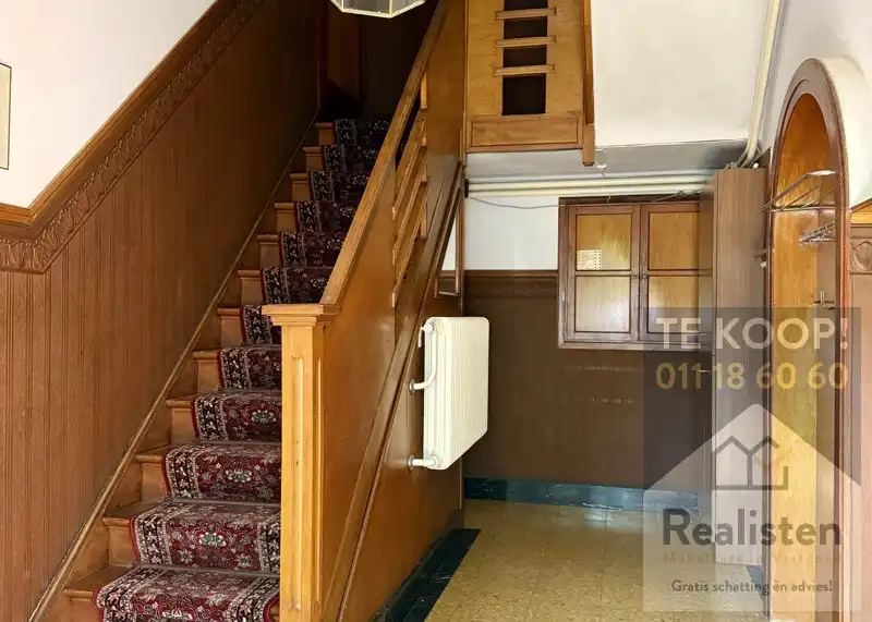 Statige burgerwoning met grote zongerichte tuin foto 11