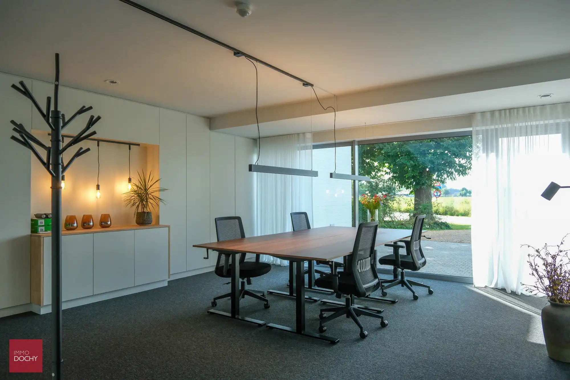 Flexibele kantoorruimtes met alle voorzieningen en airco REGIO WAREGEM | ZULTE | Staatsbaan foto {{pictureIndex}}