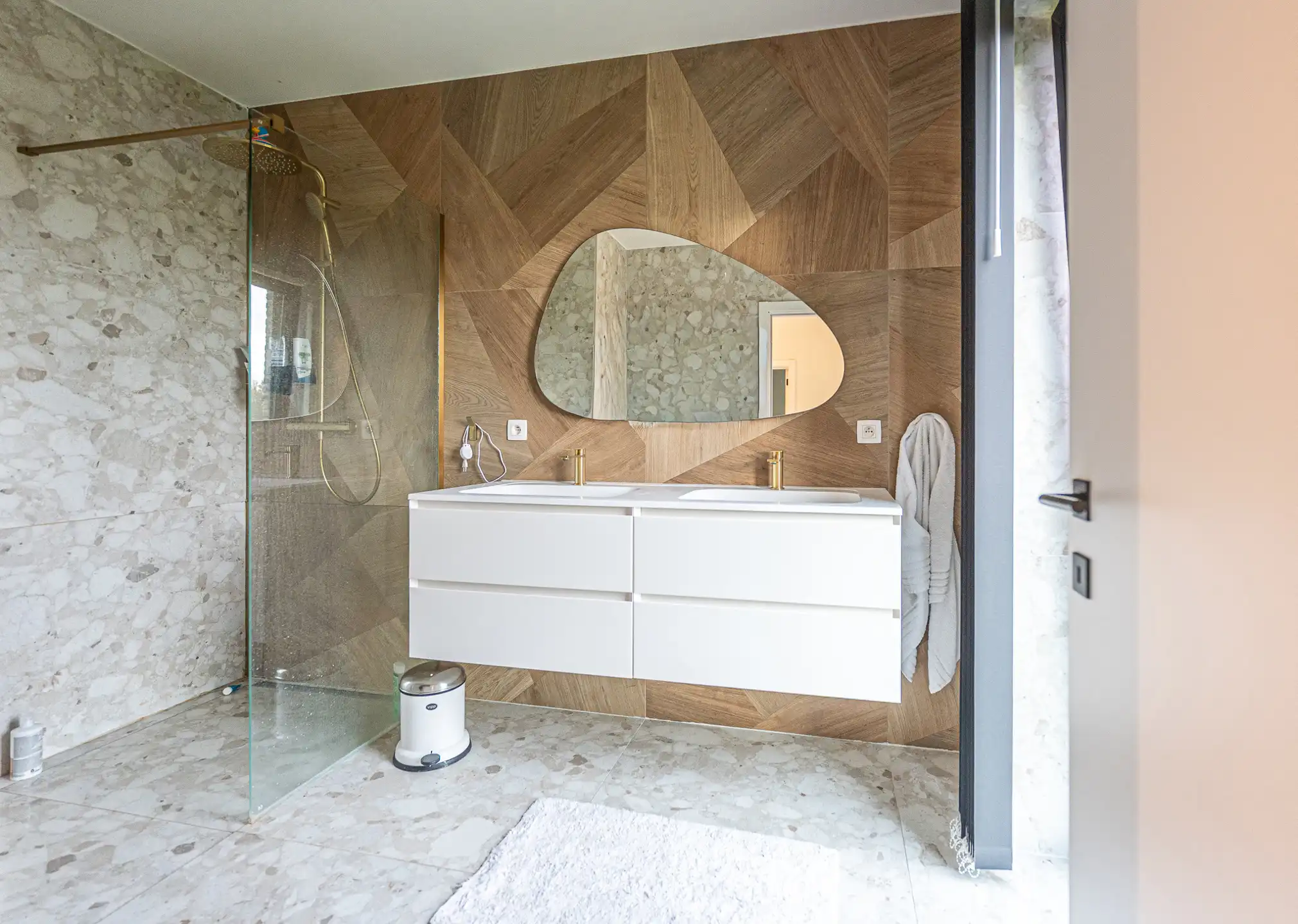 Hedendaagse villa met landelijke charme op 16 are perceel foto 21