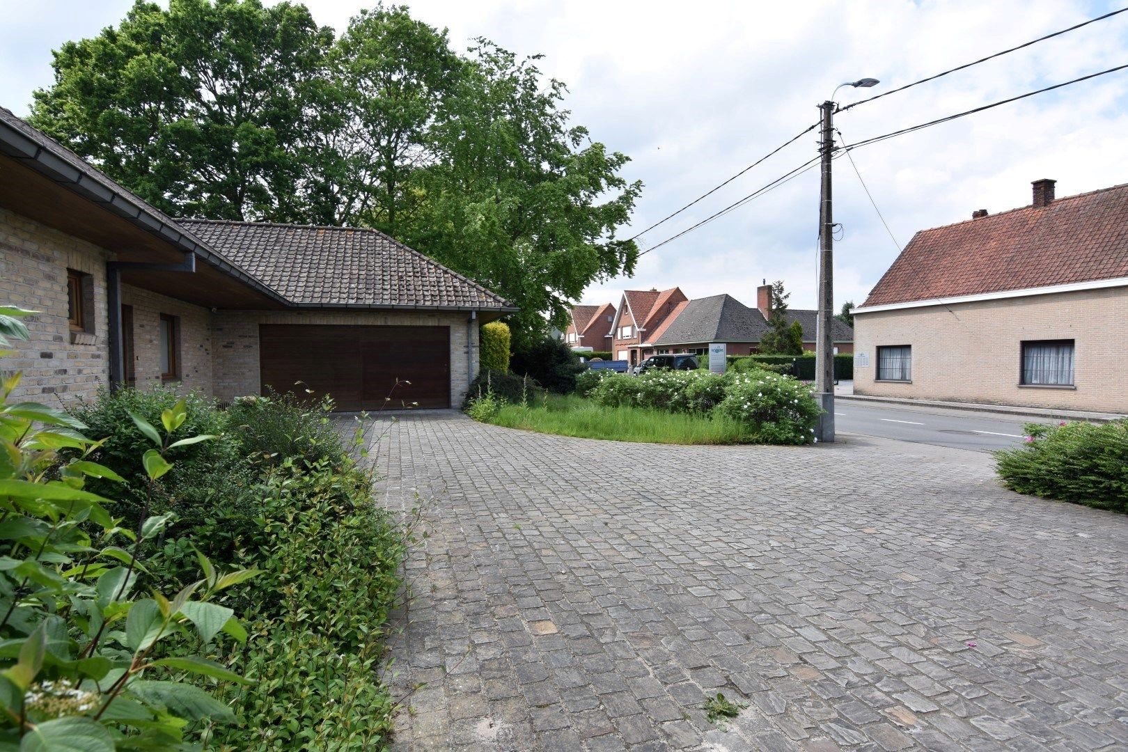 Alleenstaande woning met indrukwekkende tuin foto 3