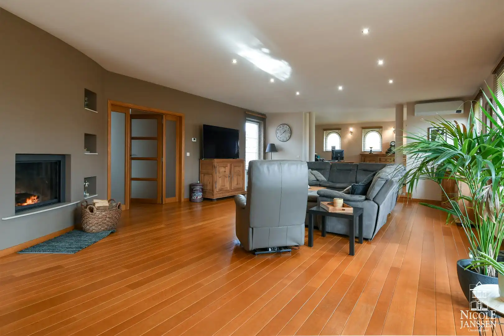 Instapklaar landhuis met tuin en interessant bijgebouw foto 10