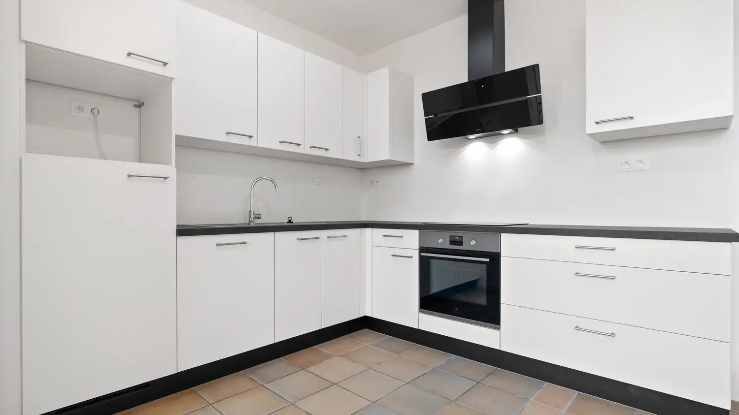 Volledig gerenoveerde woning met 3 slaapkamers en tuin. foto 6