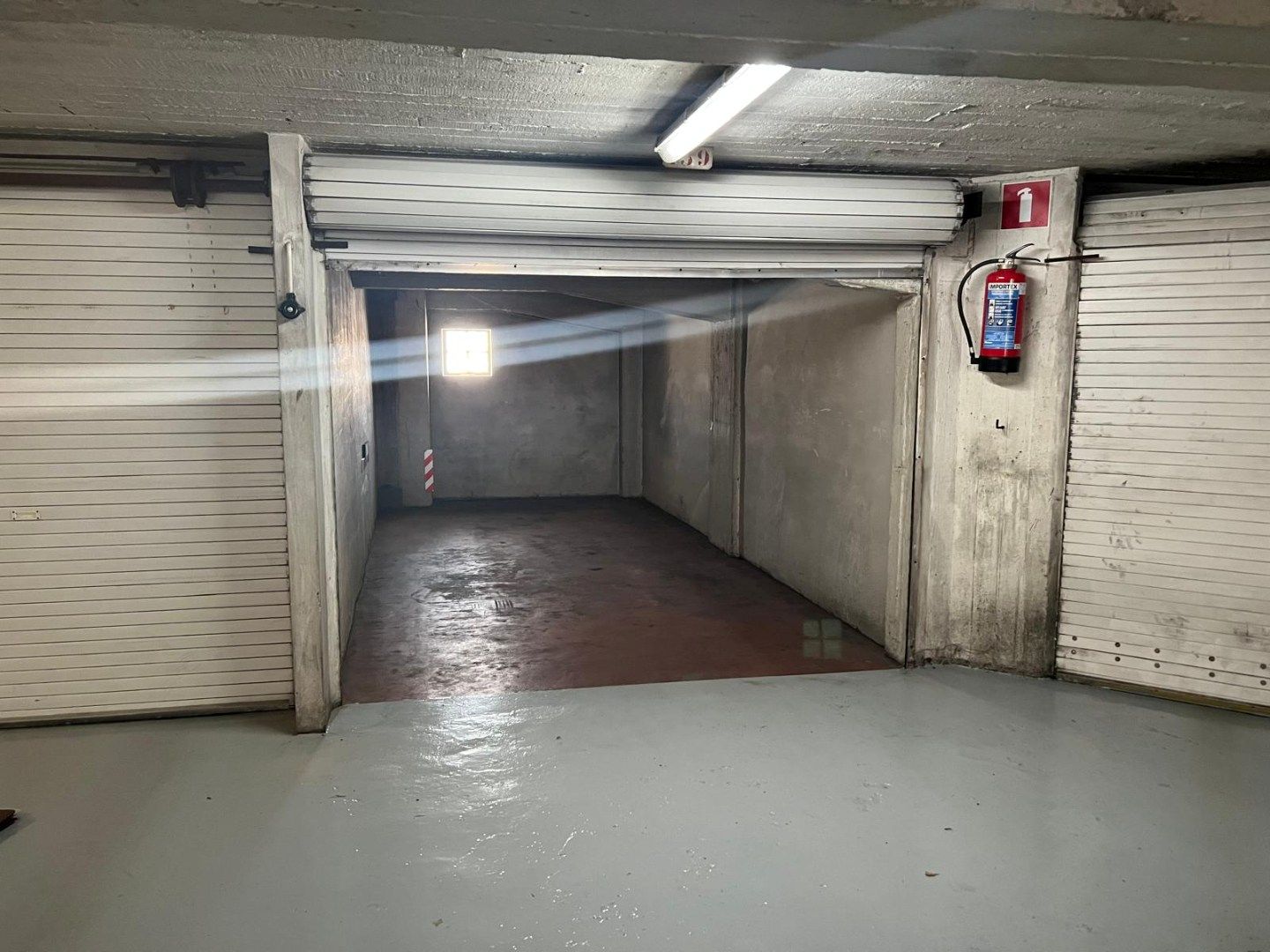 Garagebox te huur in hartje Oostende! foto {{pictureIndex}}