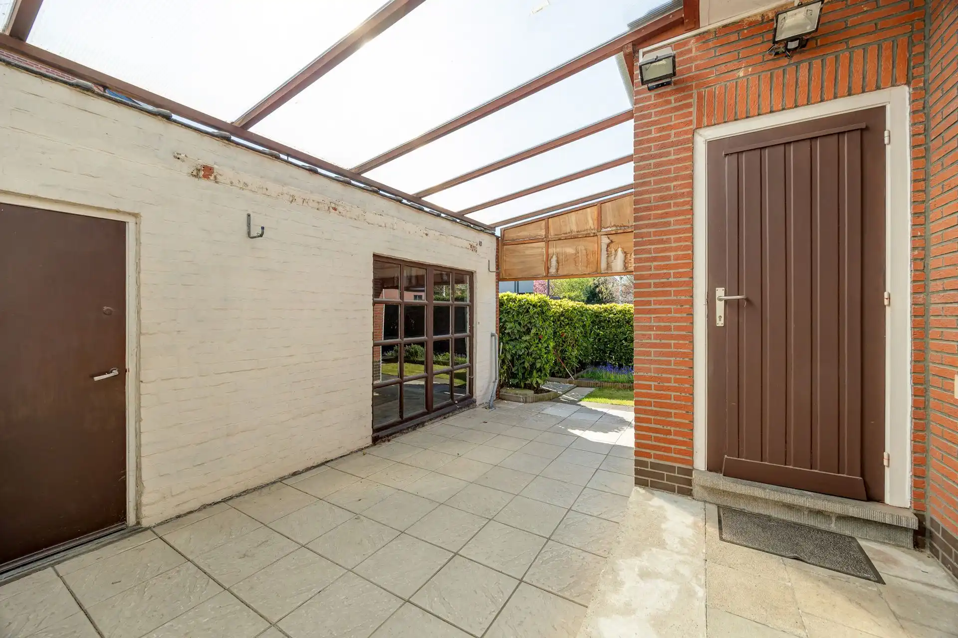 Ruime halfopen bebouwing met 5 slaapkamers, garage en zonnige tuin op toplocatie! foto 16