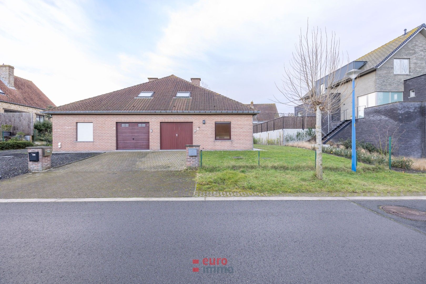 Hoofdfoto van de publicatie: Halfopen villa op triple-A locatie!