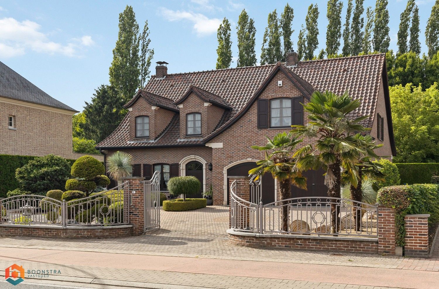 Instapklare villa met 4 slpkrs op perceel van 1320 m² te St-Katlijne-Waver foto {{pictureIndex}}