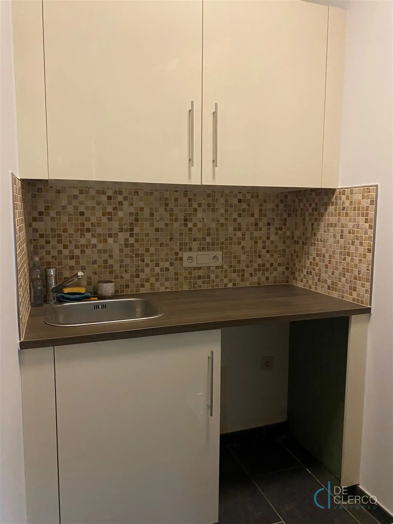 Instapklaar handelspand te huur centrum Lochristi, snel vrij foto 9