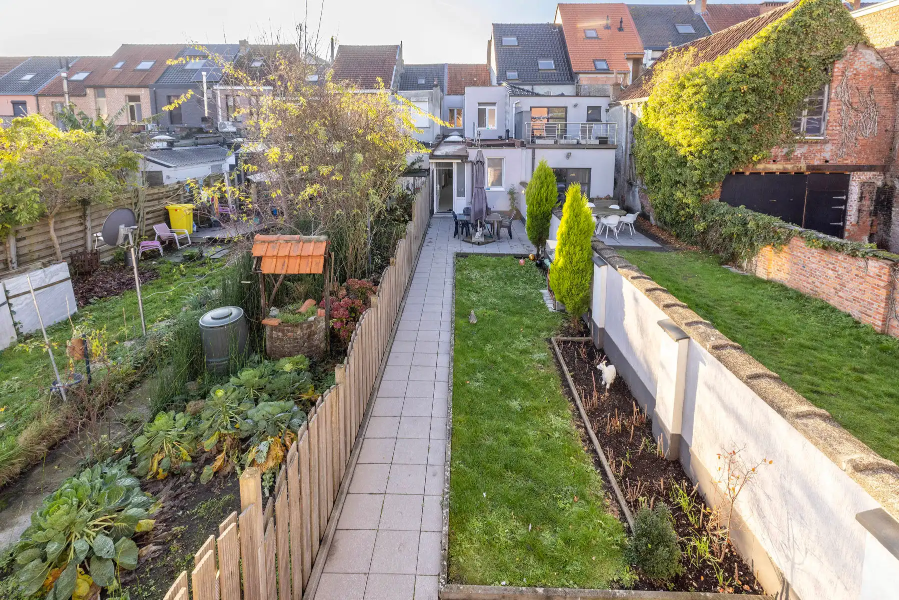 Gerenoveerde woning met 2 slpk, terras met tuin en bijgebouw foto 14