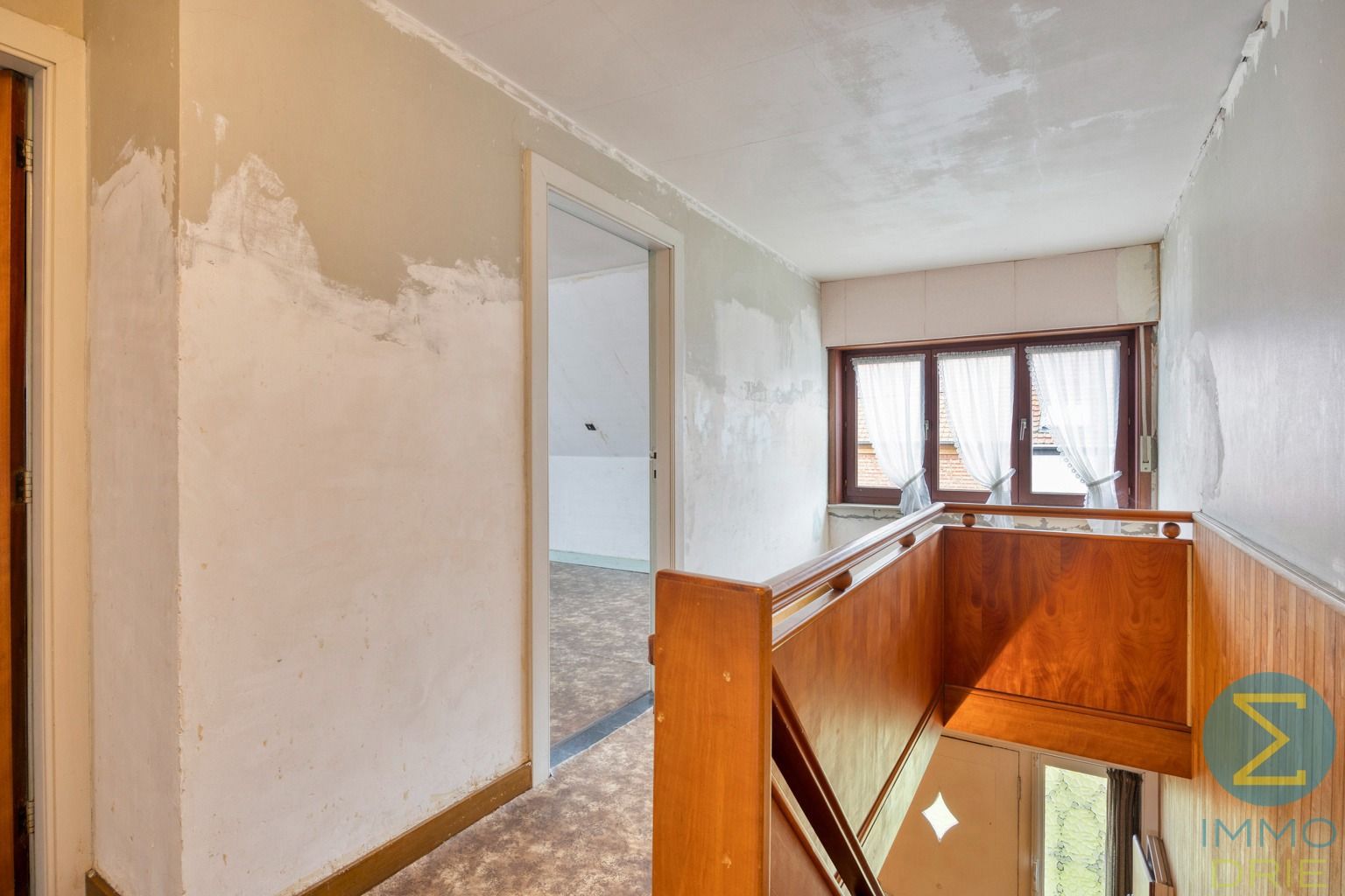 Rustig gelegen te renoveren woning met 3 slpks op 855 m² foto 17