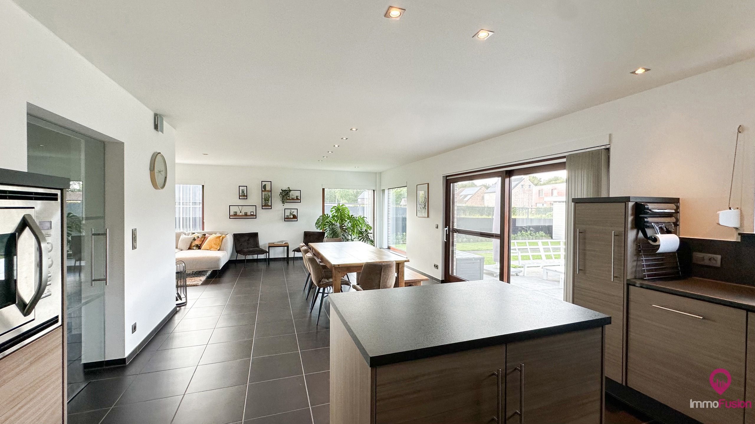 Rustig gelegen instapklare woning met 3slpks op 7are! foto 16