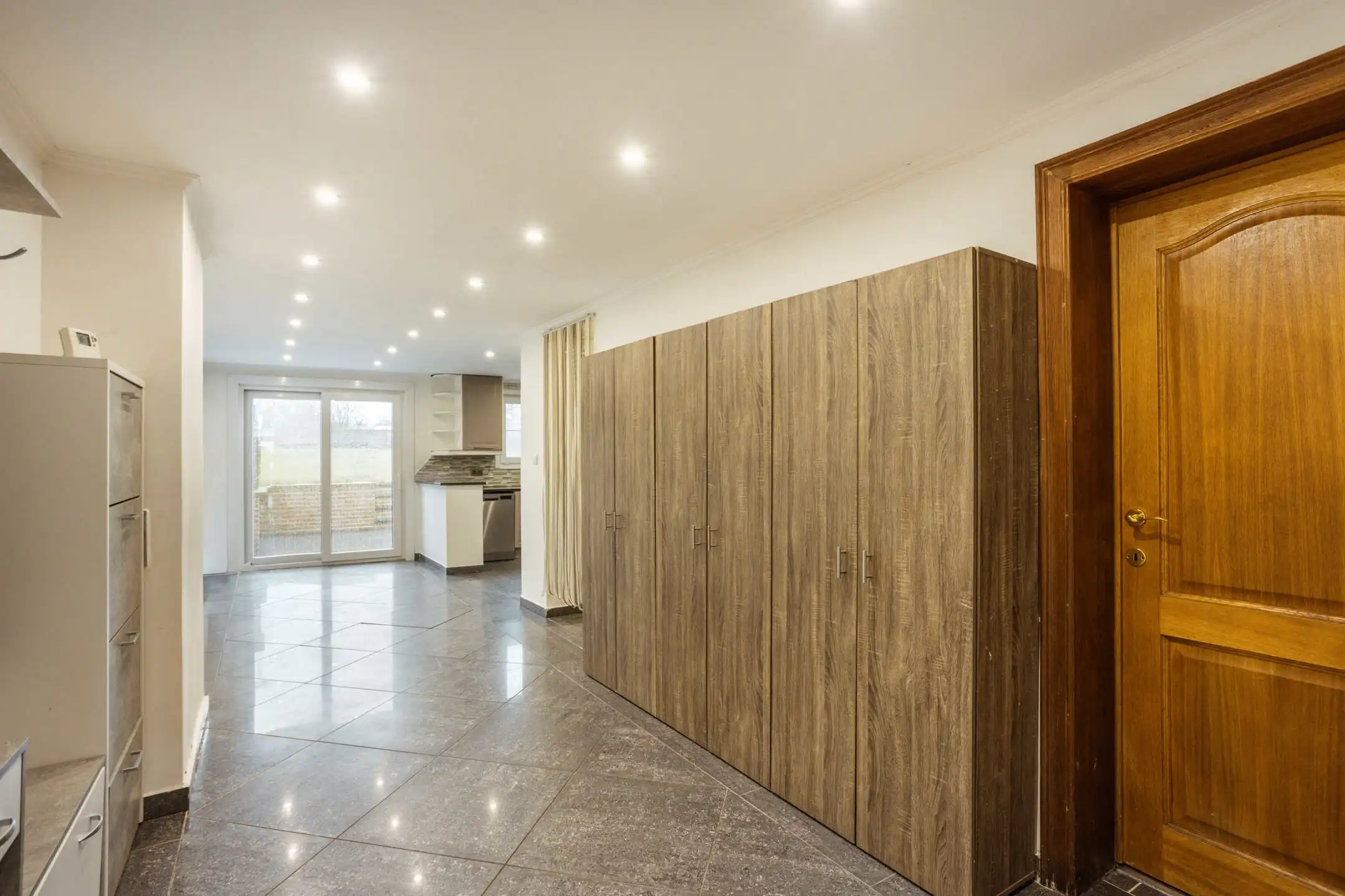 Ruime gezinswoning met aangename zuid-gerichte tuin. foto 6