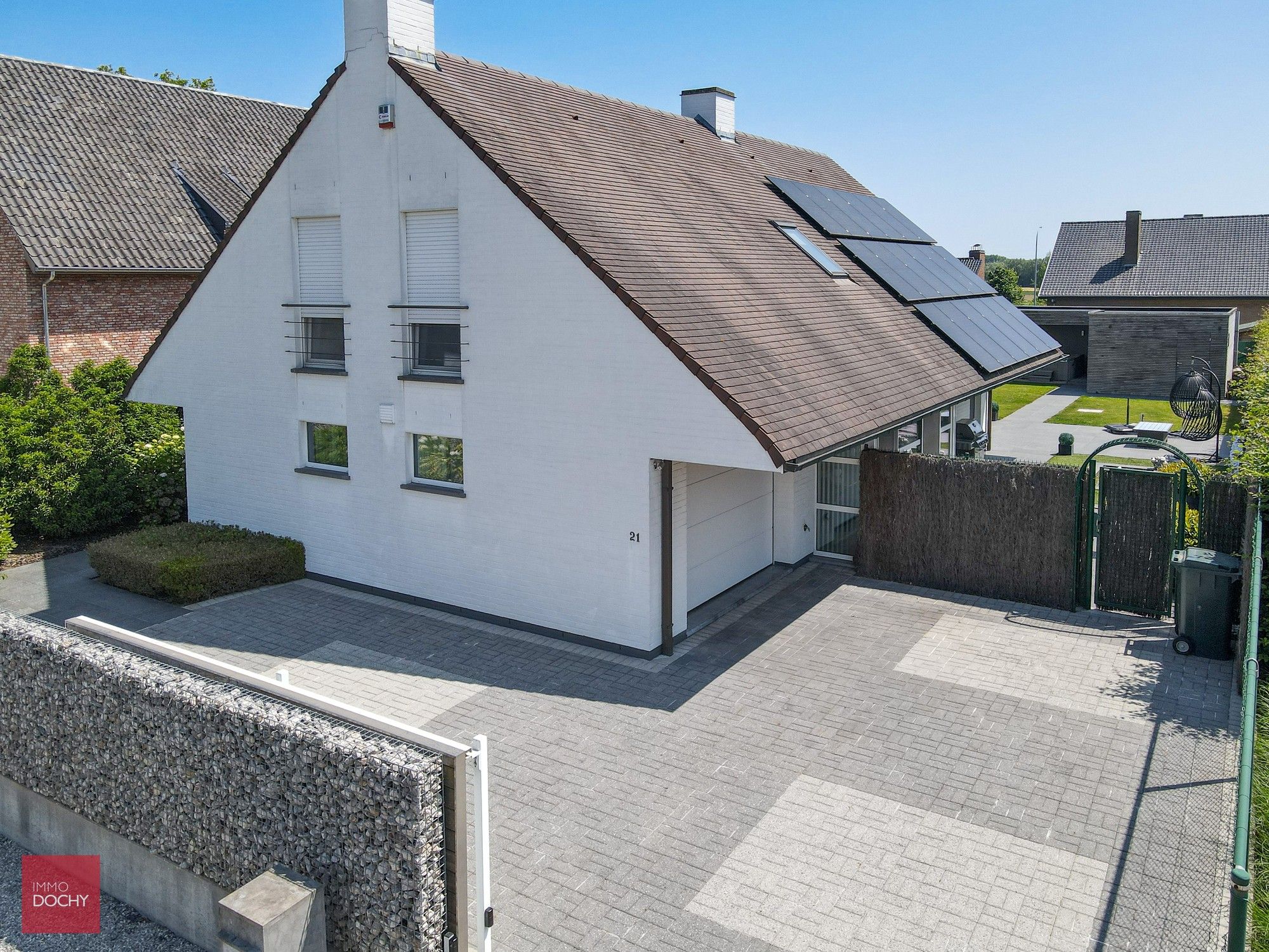 Verzorgde villa met orangerie in doodlopende straat foto 2