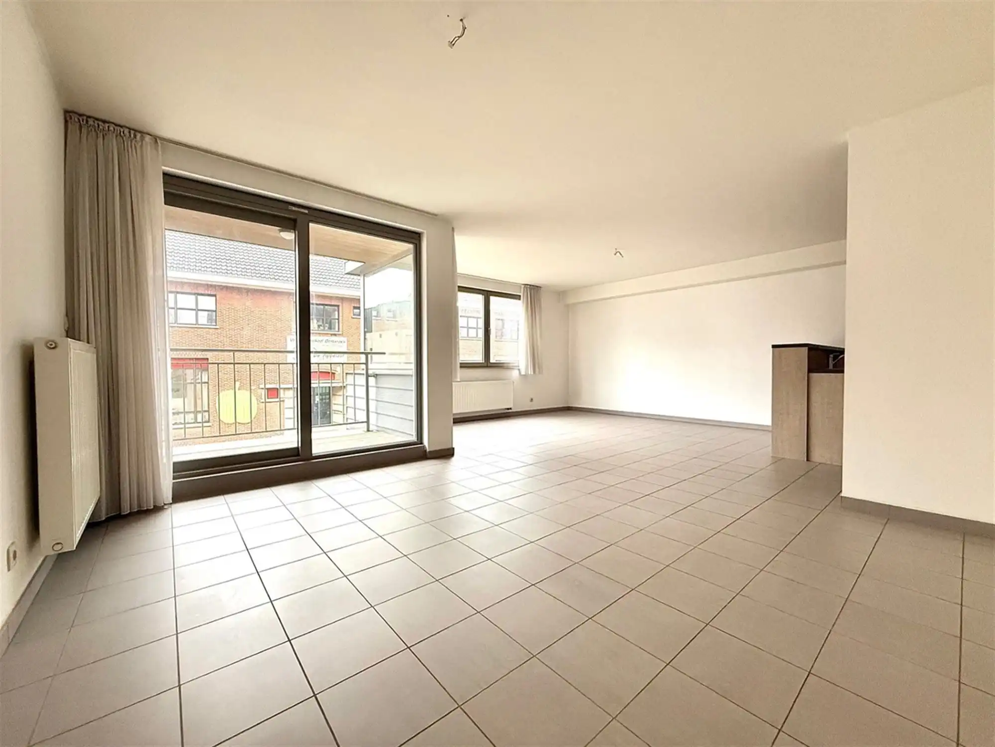 Dorps-APPARTEMENT (1ste) met 2 SLAAPKAMERS & TERRAS foto 2