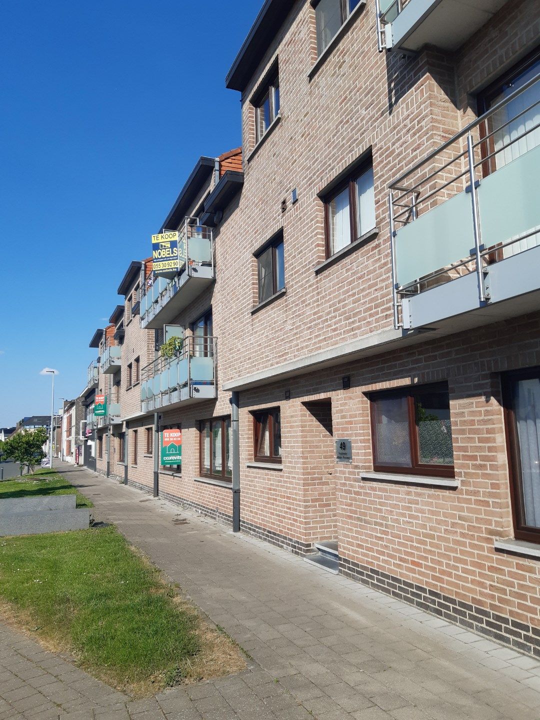 Gelijkvloers appartement.  foto {{pictureIndex}}