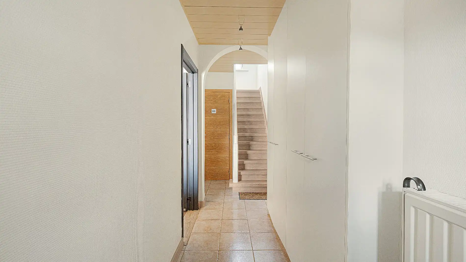  Instapklare en ruime gezinswoning met dubbele garage in het hart van Zeebrugge. foto 14