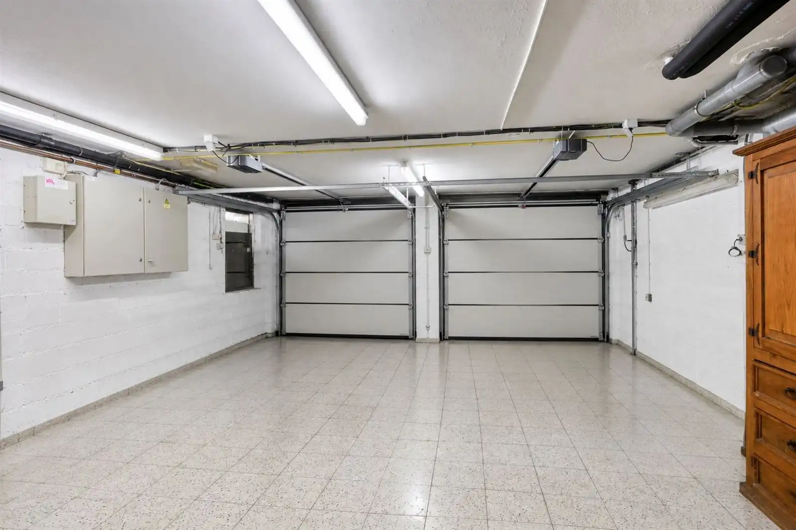 Lichtrijke en ruime 3-gevelwoning met tuin en dubbele garage foto 28