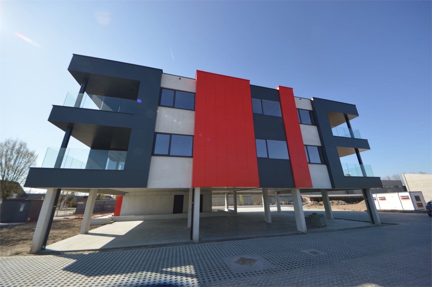 NIEUWBOUWKANTOREN MET PARKING NABIJ E40 foto 17