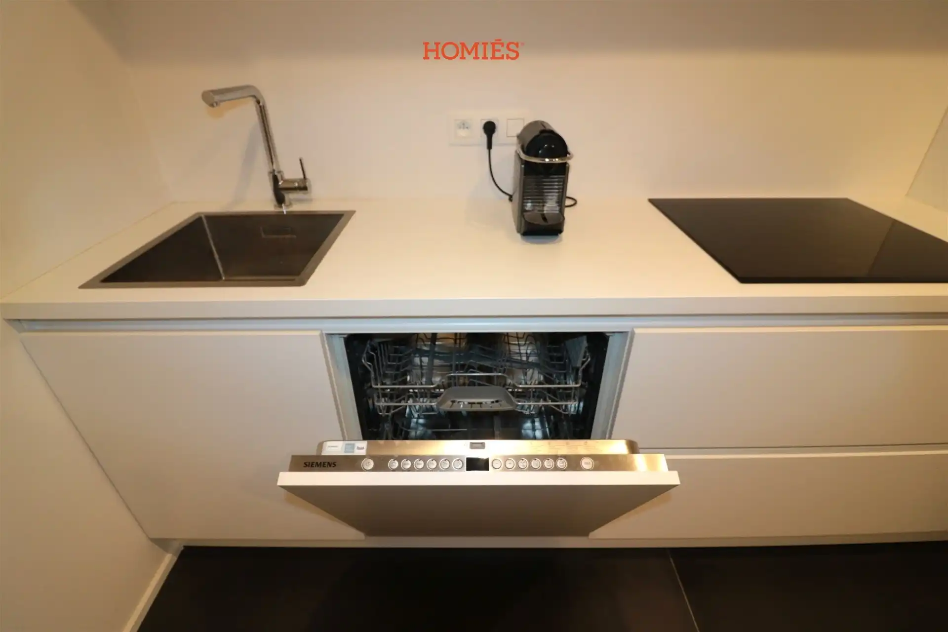 Optimaal gelegen winkel-of kantoorruimte te Scherpenheuvel foto 10