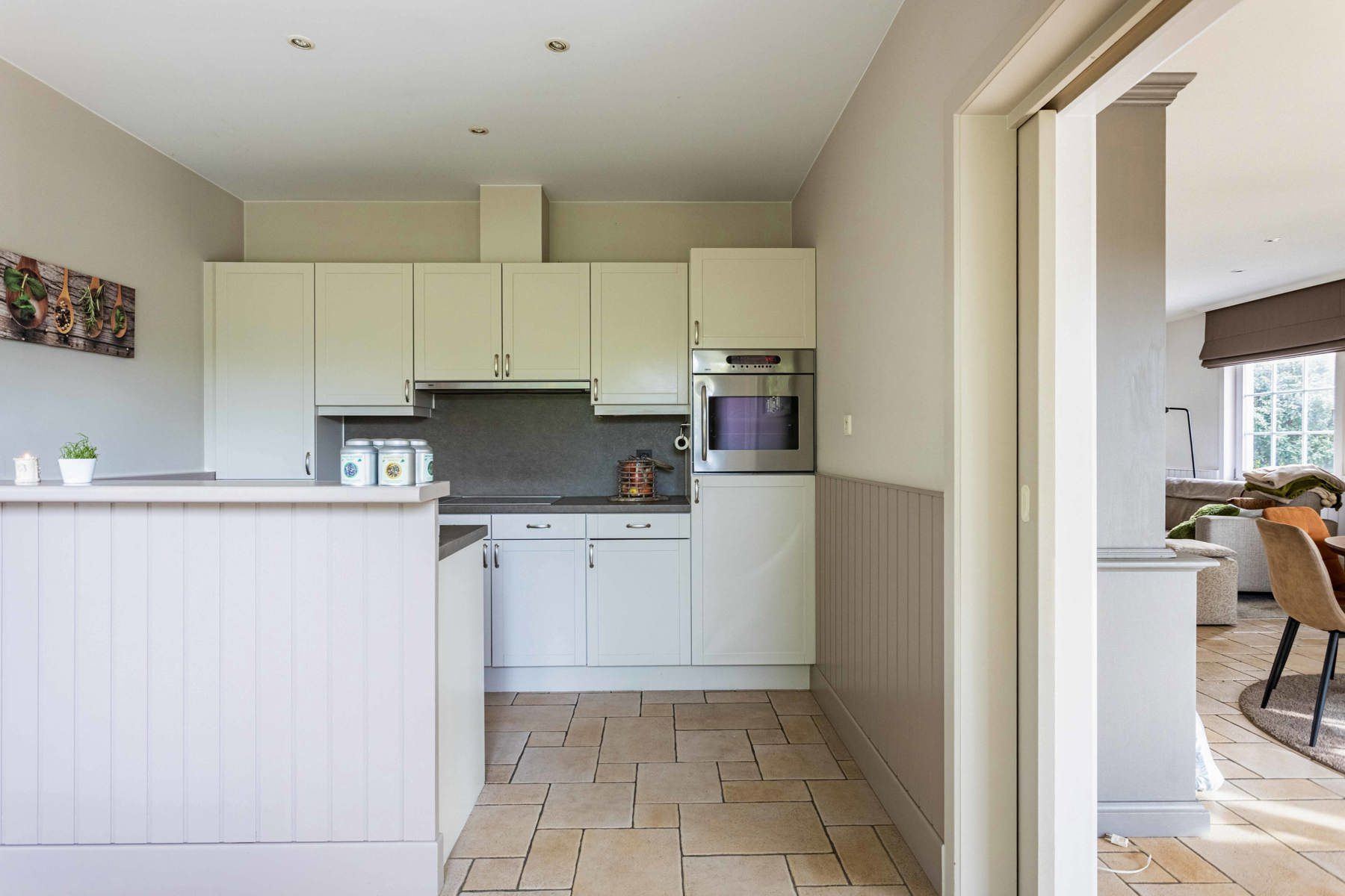 Te koop: Gezinswoning met praktijkruimte in een rustige wijk foto 10