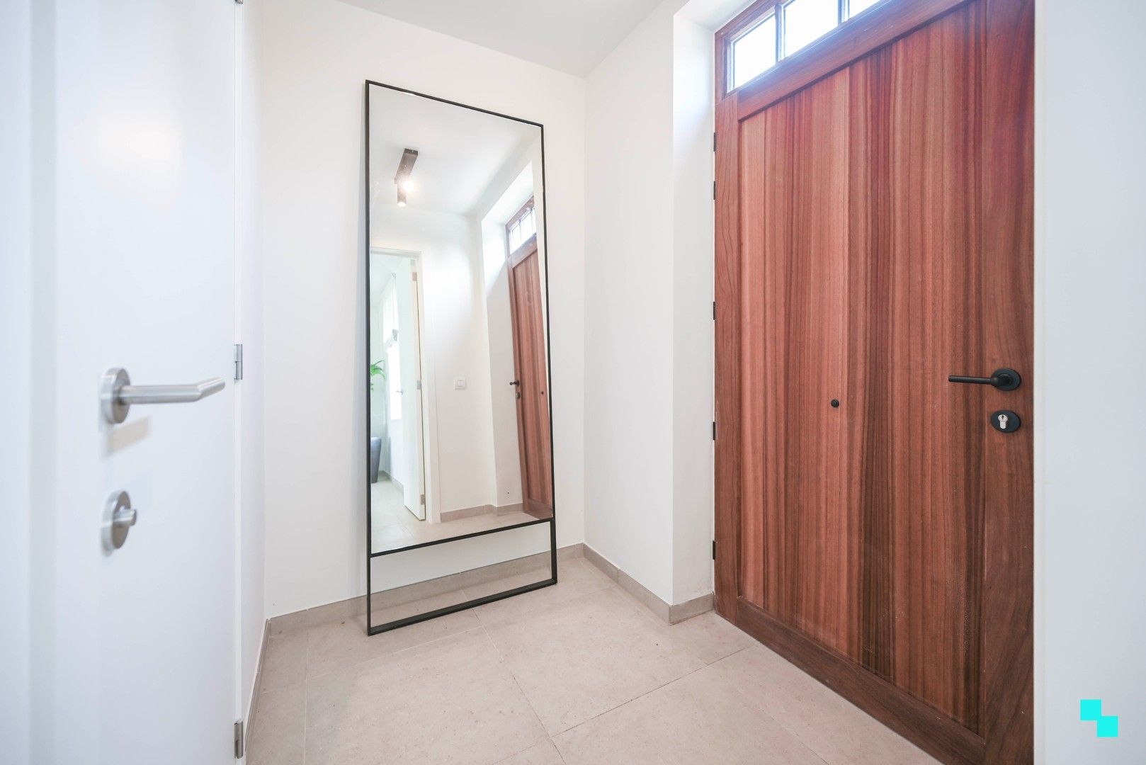Ruime nieuwbouwwoning vlakbij het centrum van Wielsbeke foto 2