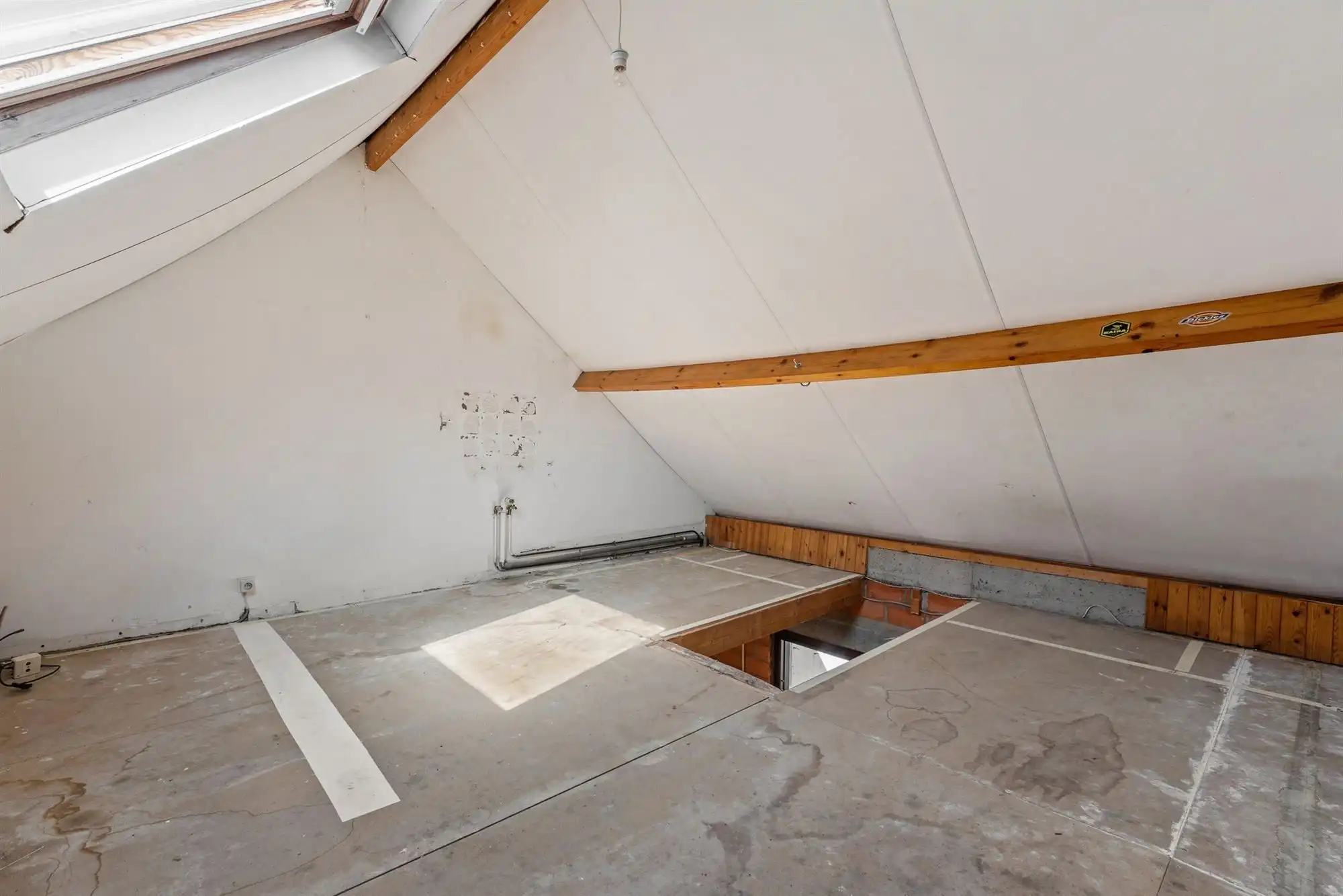 Steegwoning met naastliggend atelier/opslagplaats foto 23