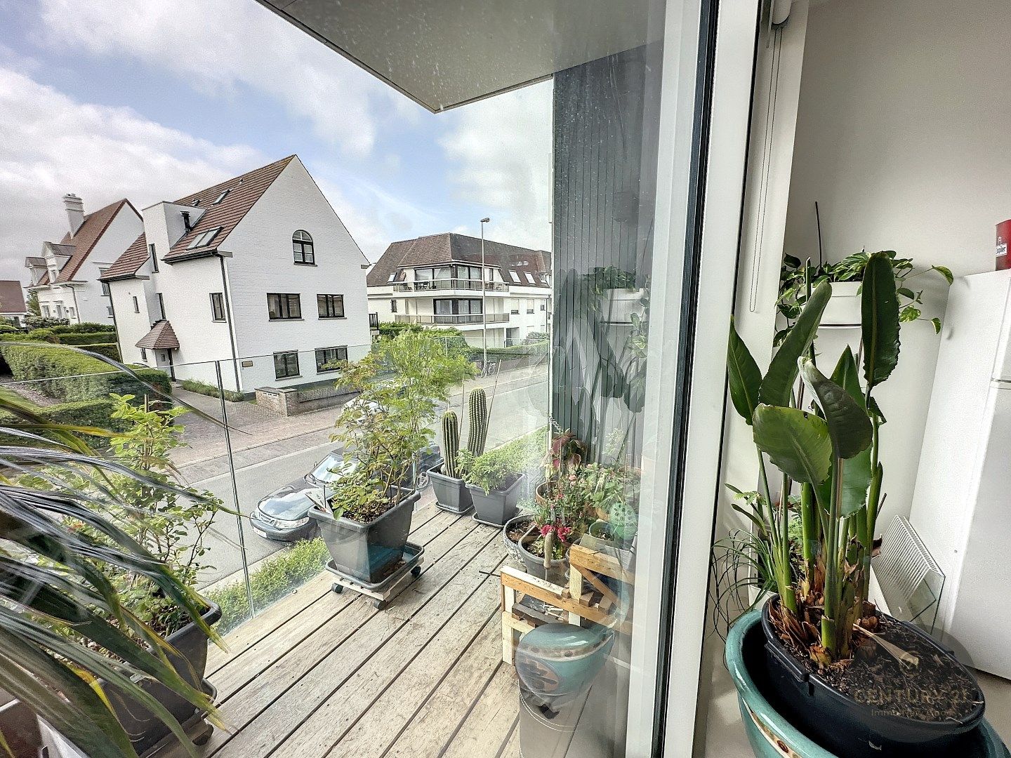 RECENT 3-slaapkamer app. op TOPLIGGING! foto 3
