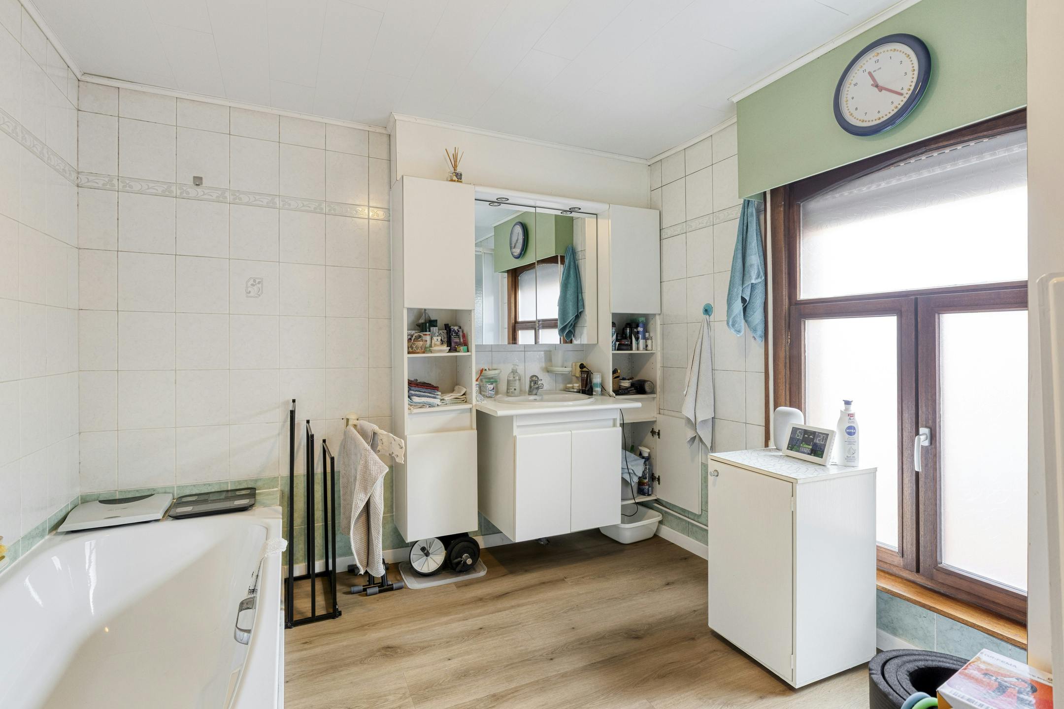 Huis te koop nabij het centrum en station van Waregem foto 8