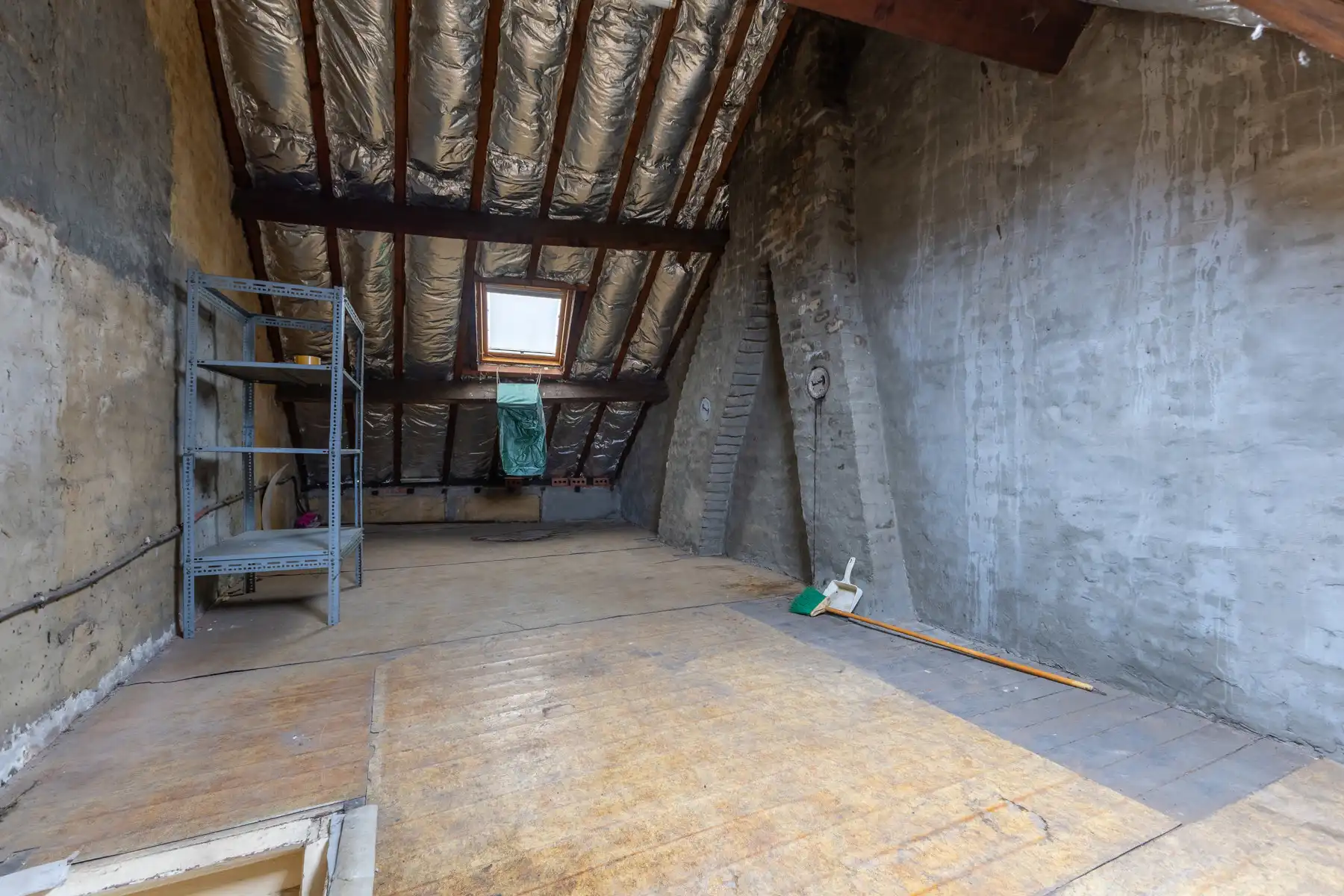 Te renoveren woning met 2 slaapkamers en inrichtbare zolder foto 13