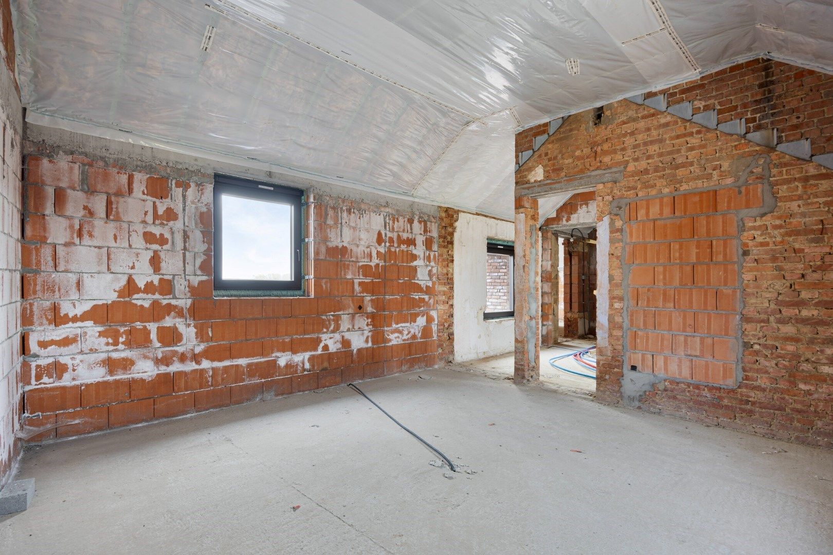 Prachtig vernieuwde woning verder af te werken foto 23