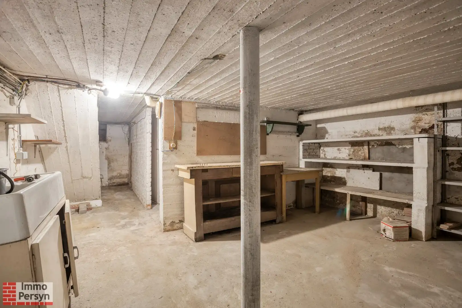 Unieke investeringsopportuniteit: Twee te renoveren woningen met tuin en achteringang foto 12