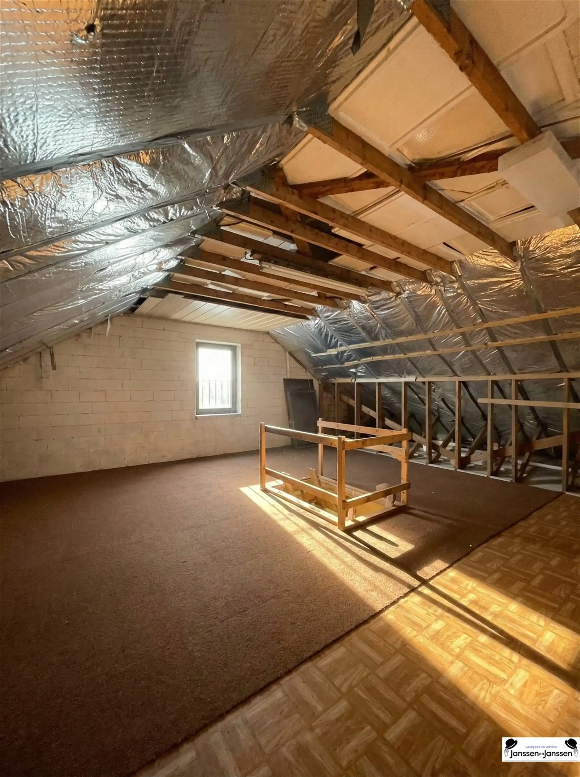 Ruime woning met 3 slaapkamers en aparte garage foto 17