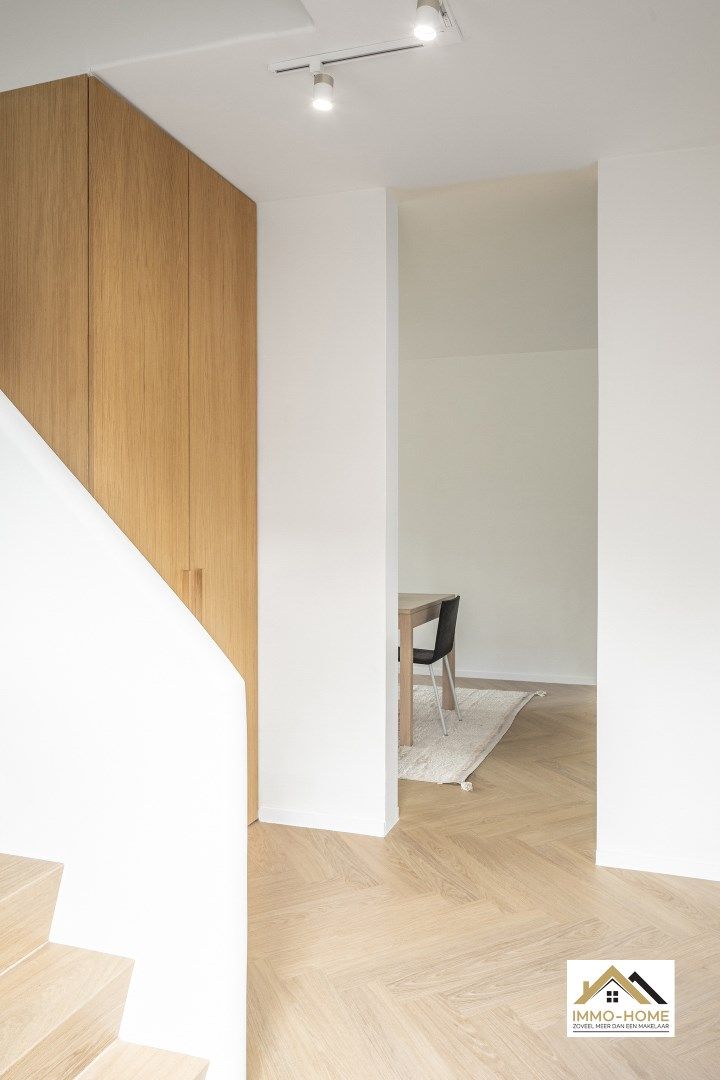 Ruime halfopen bebouwing met luxe afwerking  foto 10