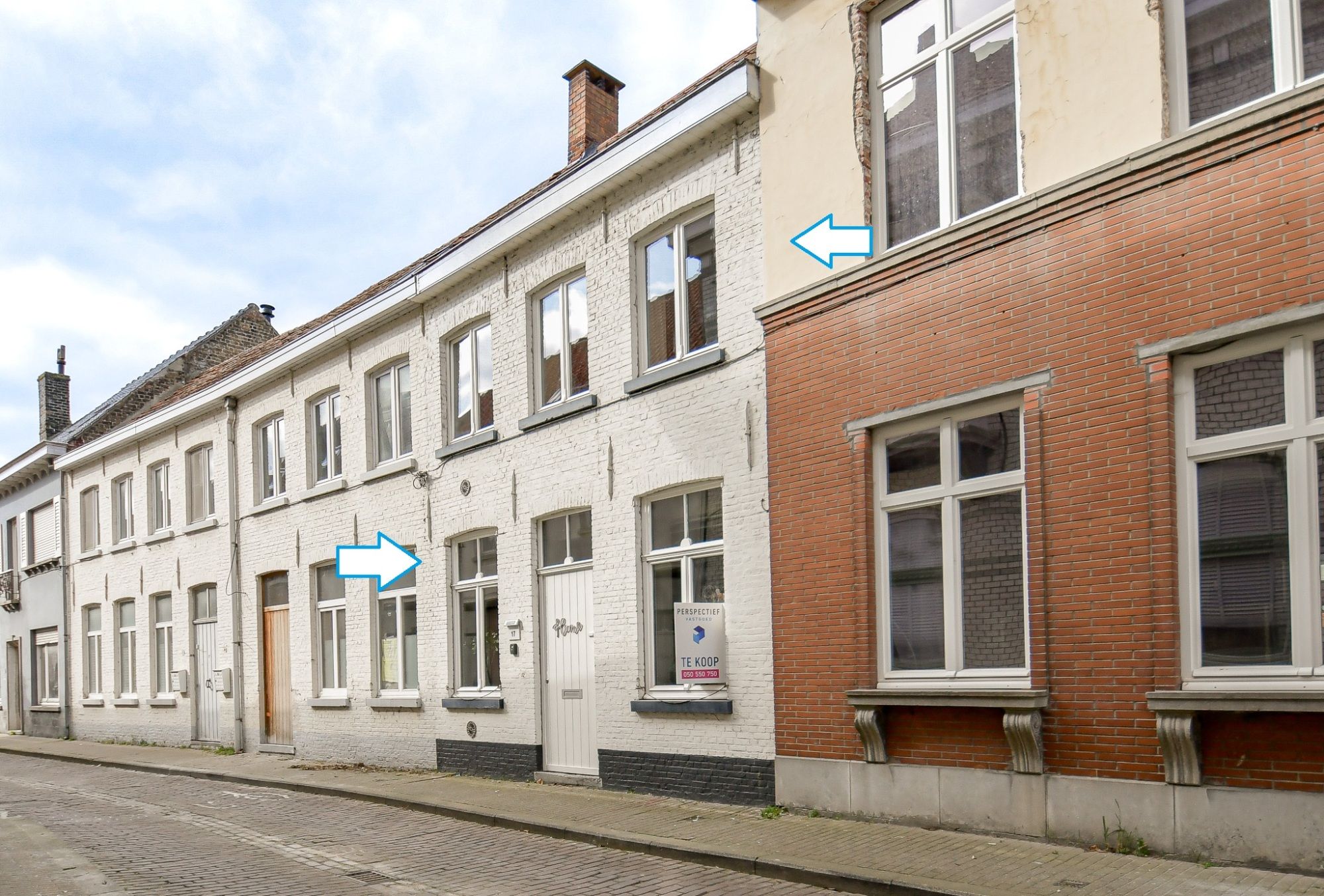 Volledig gerenoveerde woning met uitweg en tuin foto {{pictureIndex}}