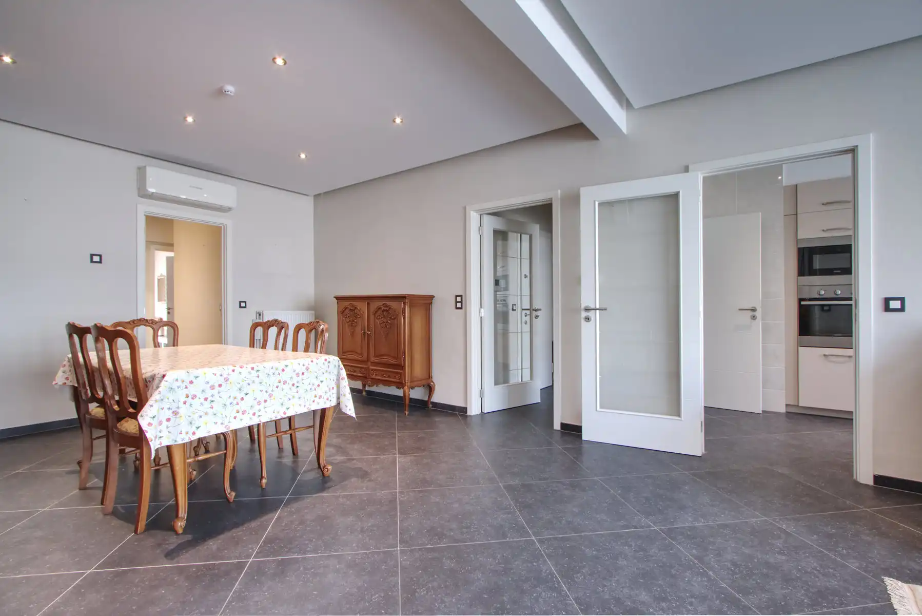 APP - 2 tot 3 SLK - 2 TERRASSEN - GARAGEBOX - KELDER - LIFT foto 9