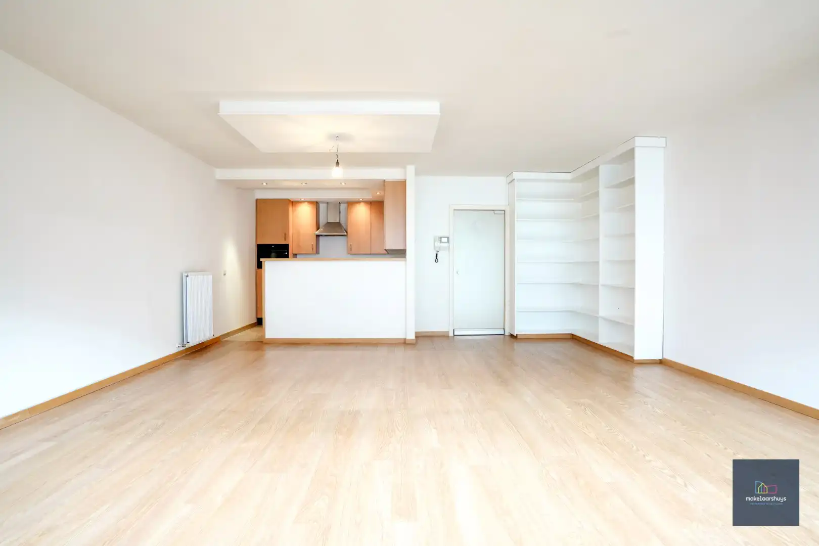 Goedgelegen 2slpk-appartement met terras en staanplaats foto 6